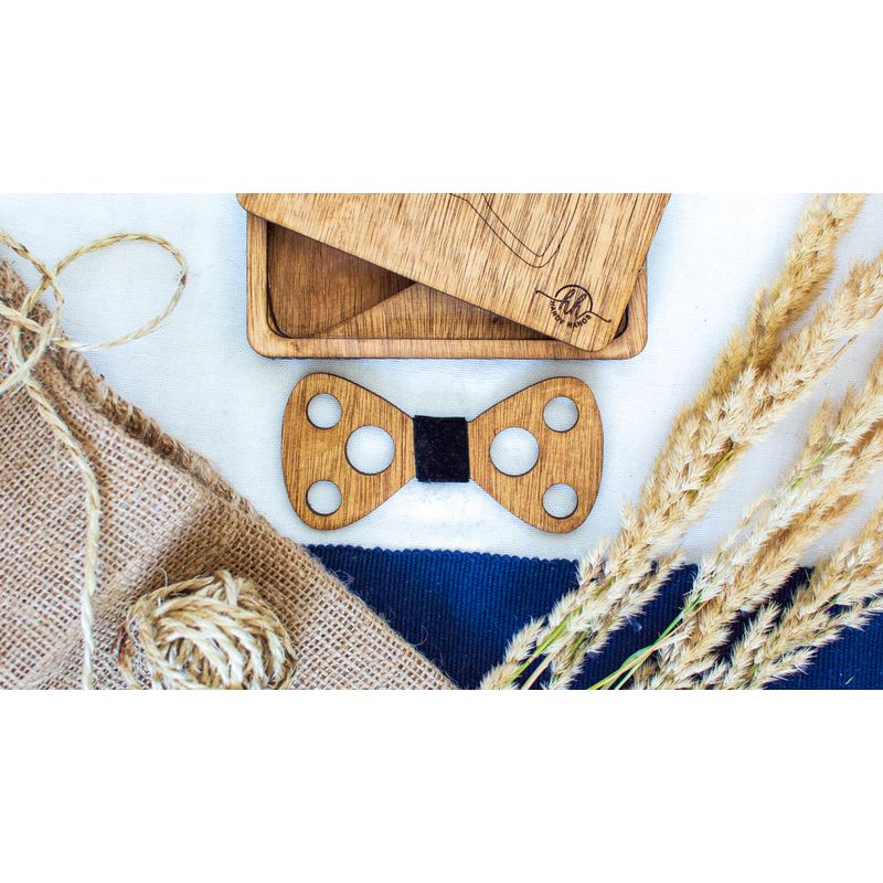 Fashion, accesorii si bijuterii - Barbati - Accesorii barbati - Cravate si papioane barbati - Papion din Lemn HH369, Handmade, in Cutie Premium Personalizata - Infinity.ro
