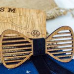 Fashion, accesorii si bijuterii - Barbati - Accesorii barbati - Cravate si papioane barbati - Papion din Lemn HH287, Handmade, in Cutie Premium Personalizata - Infinity.ro