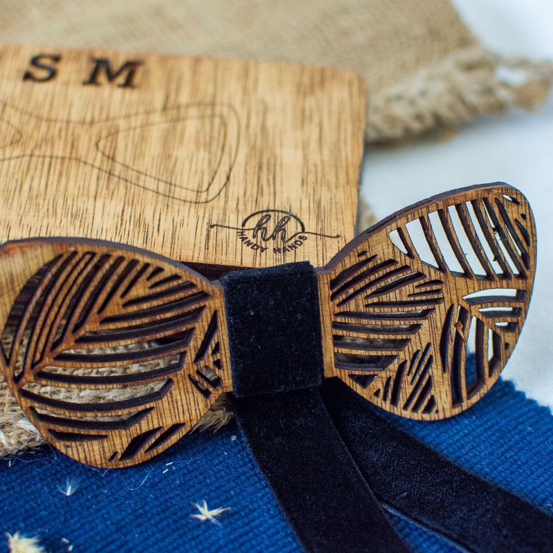 Fashion, accesorii si bijuterii - Barbati - Accesorii barbati - Cravate si papioane barbati - Papion din Lemn HH312, Handmade, in Cutie Premium Personalizata - Infinity.ro