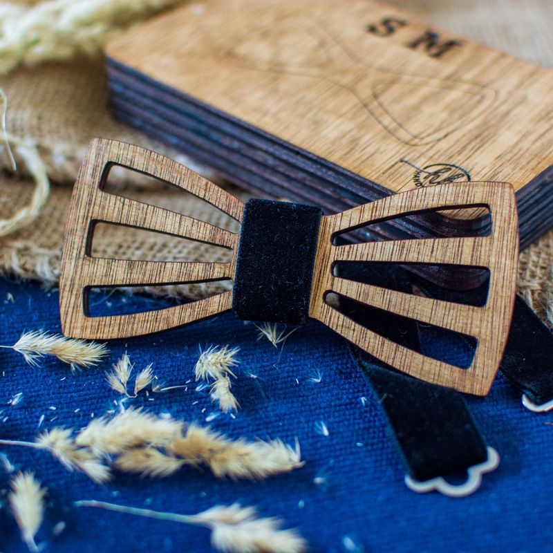 Fashion, accesorii si bijuterii - Barbati - Accesorii barbati - Cravate si papioane barbati - Papion din Lemn HH306, Handmade, in Cutie Premium Personalizata - Infinity.ro