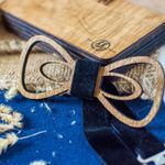 Fashion, accesorii si bijuterii - Barbati - Accesorii barbati - Cravate si papioane barbati - Papion din Lemn HH358, Handmade, in Cutie Premium Personalizata - Infinity.ro