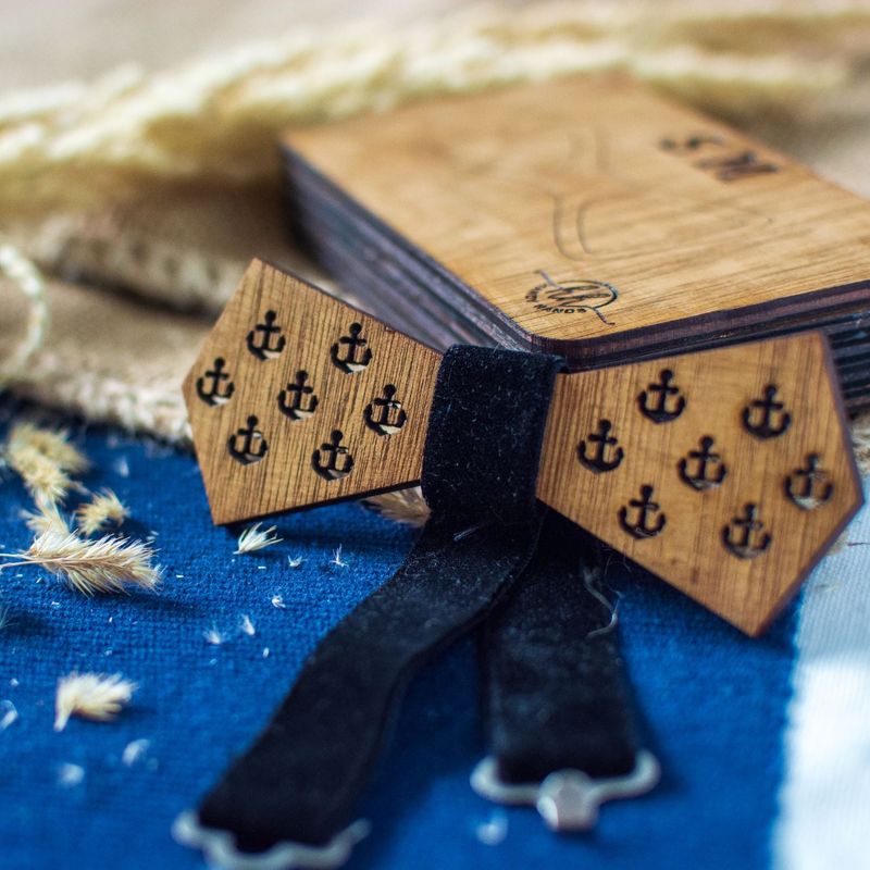 Fashion, accesorii si bijuterii - Barbati - Accesorii barbati - Cravate si papioane barbati - Papion din Lemn HH334, Handmade, in Cutie Premium Personalizata - Infinity.ro