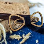 Fashion, accesorii si bijuterii - Barbati - Accesorii barbati - Cravate si papioane barbati - Papion din Lemn HH358, Handmade, in Cutie Premium Personalizata - Infinity.ro