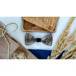 Fashion, accesorii si bijuterii - Barbati - Accesorii barbati - Cravate si papioane barbati - Papion din Lemn HH316, Handmade, in Cutie Premium Personalizata - Infinity.ro
