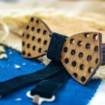 Fashion, accesorii si bijuterii - Barbati - Accesorii barbati - Cravate si papioane barbati - Papion din Lemn HH282, Handmade, in Cutie Premium Personalizata - Infinity.ro