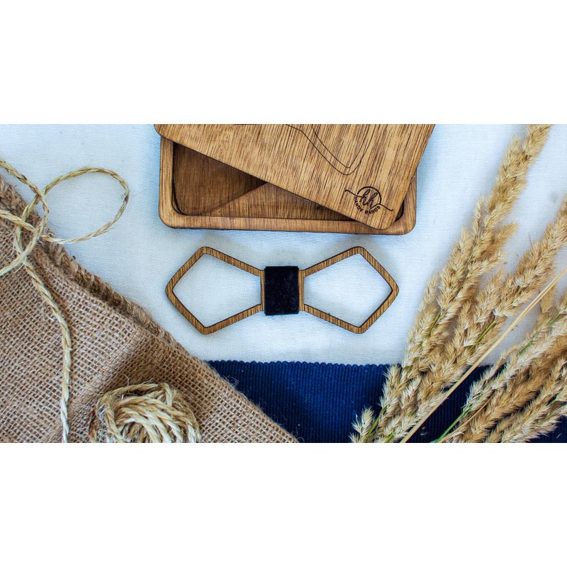 Fashion, accesorii si bijuterii - Barbati - Accesorii barbati - Cravate si papioane barbati - Papion din Lemn HH308, Handmade, in Cutie Premium Personalizata - Infinity.ro