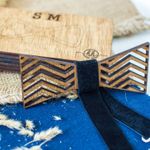 Fashion, accesorii si bijuterii - Barbati - Accesorii barbati - Cravate si papioane barbati - Papion din Lemn HH283, Handmade, in Cutie Premium Personalizata - Infinity.ro