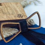 Fashion, accesorii si bijuterii - Barbati - Accesorii barbati - Cravate si papioane barbati - Papion din Lemn HH364, Handmade, in Cutie Premium Personalizata - Infinity.ro