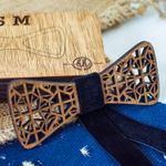 Fashion, accesorii si bijuterii - Barbati - Accesorii barbati - Cravate si papioane barbati - Papion din Lemn HH352, Handmade, in Cutie Premium Personalizata - Infinity.ro