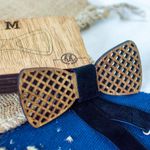 Fashion, accesorii si bijuterii - Barbati - Accesorii barbati - Cravate si papioane barbati - Papion din Lemn HH343, Handmade, in Cutie Premium Personalizata - Infinity.ro