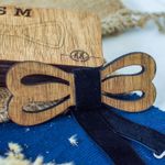 Fashion, accesorii si bijuterii - Barbati - Accesorii barbati - Cravate si papioane barbati - Papion din Lemn HH347, Handmade, in Cutie Premium Personalizata - Infinity.ro