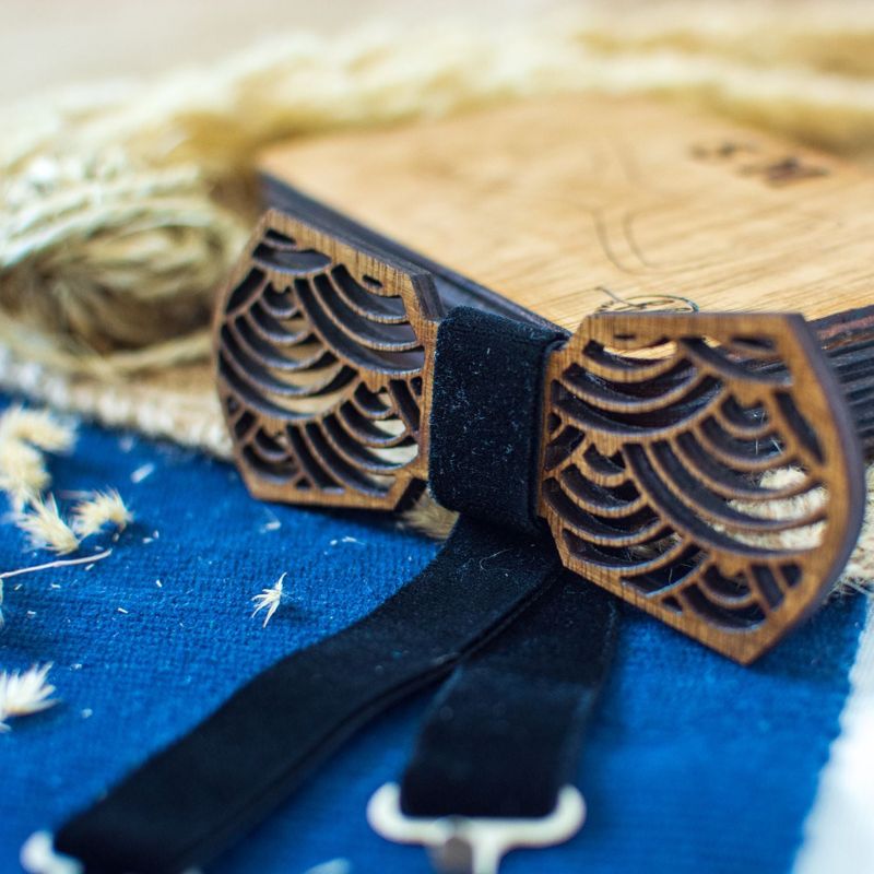 Fashion, accesorii si bijuterii - Barbati - Accesorii barbati - Cravate si papioane barbati - Papion din Lemn HH359, Handmade, in Cutie Premium Personalizata - Infinity.ro