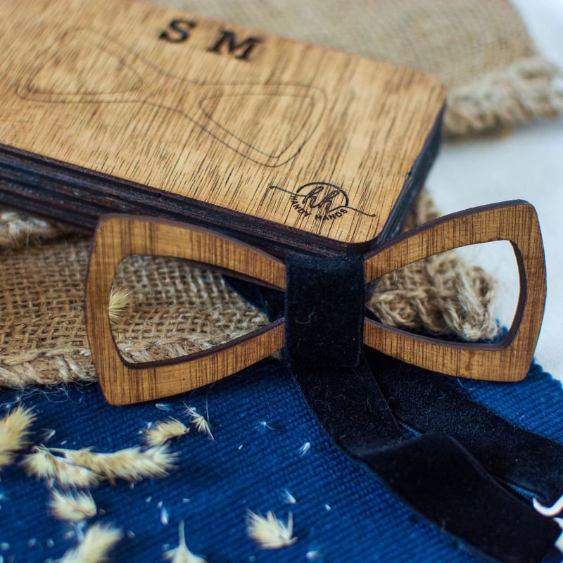 Fashion, accesorii si bijuterii - Barbati - Accesorii barbati - Cravate si papioane barbati - Papion din Lemn HH276, Handmade, in Cutie Premium Personalizata - Infinity.ro
