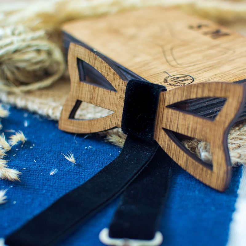 Fashion, accesorii si bijuterii - Barbati - Accesorii barbati - Cravate si papioane barbati - Papion din Lemn HH336, Handmade, in Cutie Premium Personalizata - Infinity.ro