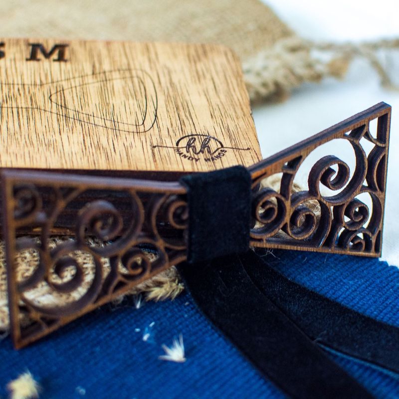 Fashion, accesorii si bijuterii - Barbati - Accesorii barbati - Cravate si papioane barbati - Papion din Lemn HH321, Handmade, in Cutie Premium Personalizata - Infinity.ro