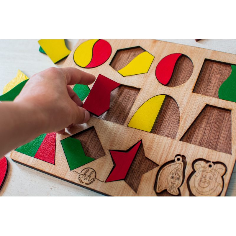 Jucarii, Copii si Bebe - Jucarii si jocuri - Jucarii & jocuri educative - Jocuri si jucarii educative - Puzzle din lemn Personalizabil HandyHands - Forme Geometrice Masha si ursul - 42 L x 37 H (cm) - Infinity.ro