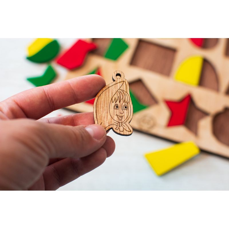Jucarii, Copii si Bebe - Jucarii si jocuri - Jucarii & jocuri educative - Jocuri si jucarii educative - Puzzle din lemn Personalizabil HandyHands - Forme Geometrice Masha si ursul - 42 L x 37 H (cm) - Infinity.ro