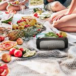 Laptop, Telefoane si Tablete - Telefoane mobile si accesorii - Accesorii Telefoane - Alte accesorii telefoane - Husa Kwmobile pentru JBL Flip 6/Flip 5, Negru, Silicon, KWM000024SO001C - Infinity.ro