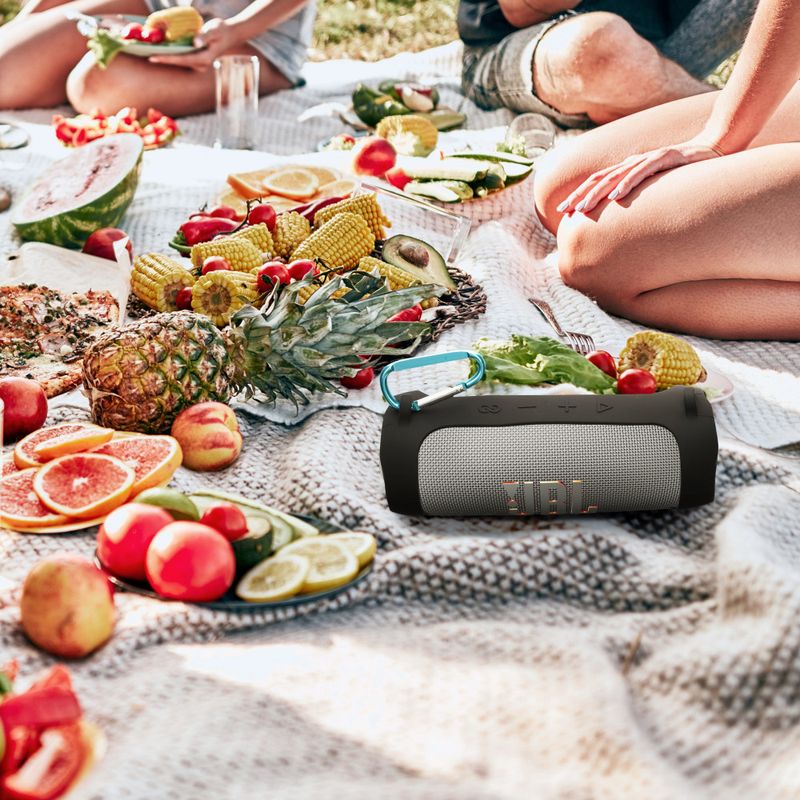 Laptop, Telefoane si Tablete - Telefoane mobile si accesorii - Accesorii Telefoane - Alte accesorii telefoane - Husa Kwmobile pentru JBL Flip 6/Flip 5, Negru, Silicon, KWM000024SO001C - Infinity.ro