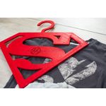 Casa si Gradina - Decoratiuni - Obiecte decorative - Decoratiuni camera copilului - Umeras Personalizabil HandyHands din lemn Superman - Infinity.ro