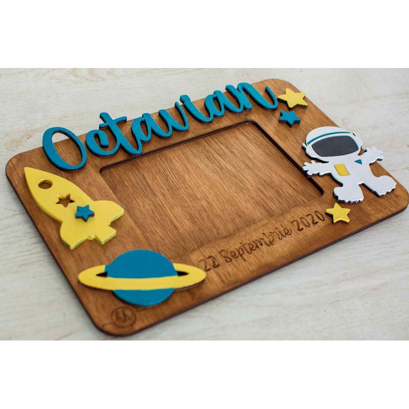 Market - Cadouri - Rame si albume foto - Rama foto Personalizata HH832 din Lemn cu Data Nasterii Spatiu - Infinity.ro