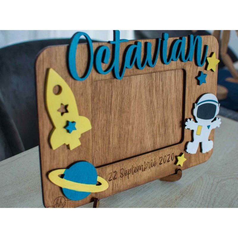 Market - Cadouri - Rame si albume foto - Rama foto Personalizata HH832 din Lemn cu Data Nasterii Spatiu - Infinity.ro