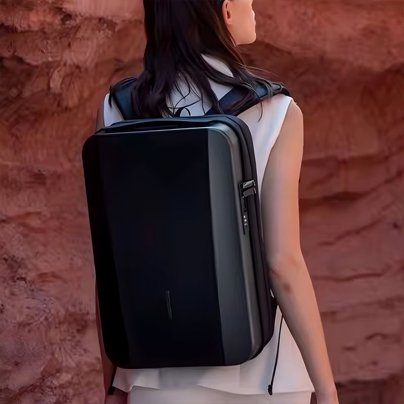 Fashion, accesorii si bijuterii - Barbati - Accesorii barbati - Genti si rucsacuri barbati - Rucsac barbati Mark Ryden Smart , Laptop de 17.3, rezistent la apa USB si micro USB, TSA, MR7917 Negru - Infinity.ro