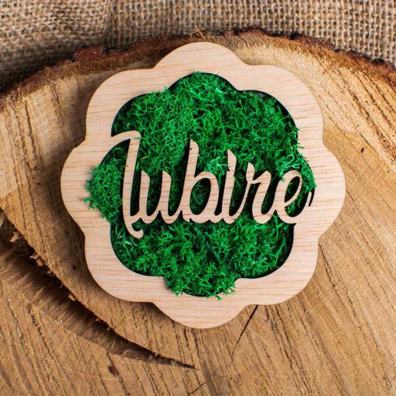 Casa si Gradina - Decoratiuni - Decoratiuni perete - Decor Floare cu Iubire HH1546 din lemn Personalizat cu Licheni - 10x10 cm - Infinity.ro