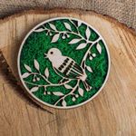 Casa si Gradina - Decoratiuni - Decoratiuni perete - Decor Vrabiuta HH1535 din lemn Personalizat cu Licheni - 20x20 cm - Infinity.ro