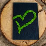 Casa si Gradina - Decoratiuni - Decoratiuni perete - Decor 3 Parti Inima HH1529 din lemn Personalizat cu Licheni - 50x25 cm - Infinity.ro