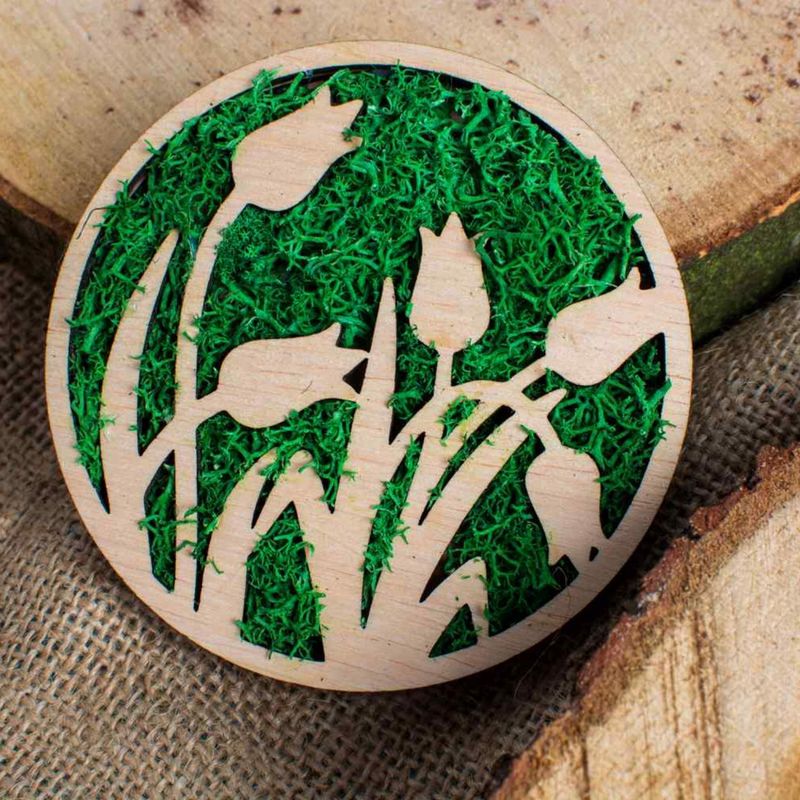 Casa si Gradina - Decoratiuni - Decoratiuni perete - Decor Rotund Lalele HH1526 din lemn Personalizat cu Licheni - 30x30 cm - Infinity.ro