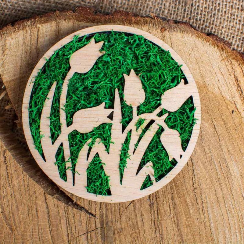 Casa si Gradina - Decoratiuni - Decoratiuni perete - Decor Rotund Lalele HH1526 din lemn Personalizat cu Licheni - 30x30 cm - Infinity.ro