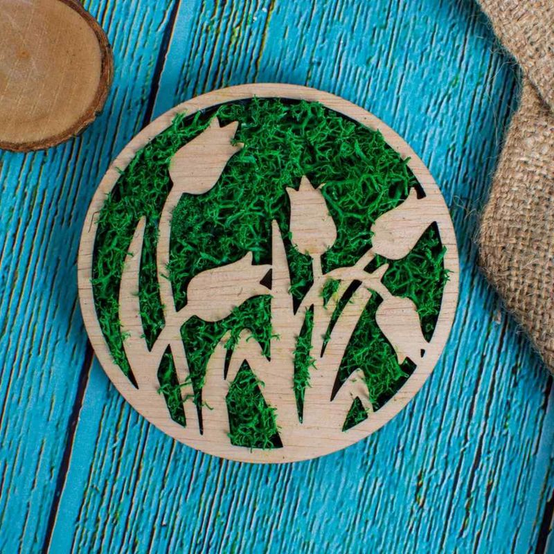 Casa si Gradina - Decoratiuni - Decoratiuni perete - Decor Rotund Lalele HH1526 din lemn Personalizat cu Licheni - 30x30 cm - Infinity.ro