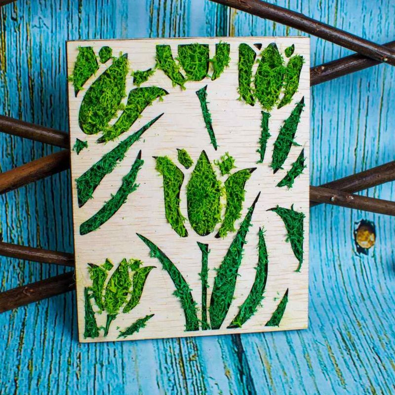 Casa si Gradina - Decoratiuni - Decoratiuni perete - Decor Lalele HH1534 din lemn Personalizat cu Licheni - 20x25 cm - Infinity.ro