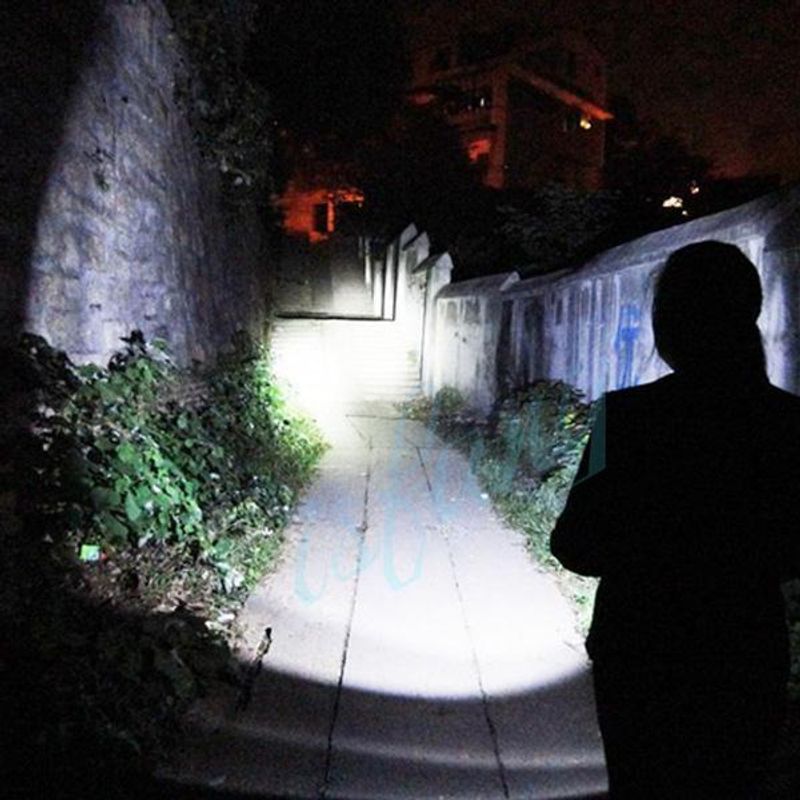 Casa si Gradina - Corpuri si surse de iluminat - Iluminat exterior - Lanterne - Lanterna SWAT LED 3W CREE Q5 Metalica Reincarcabila - Infinity.ro