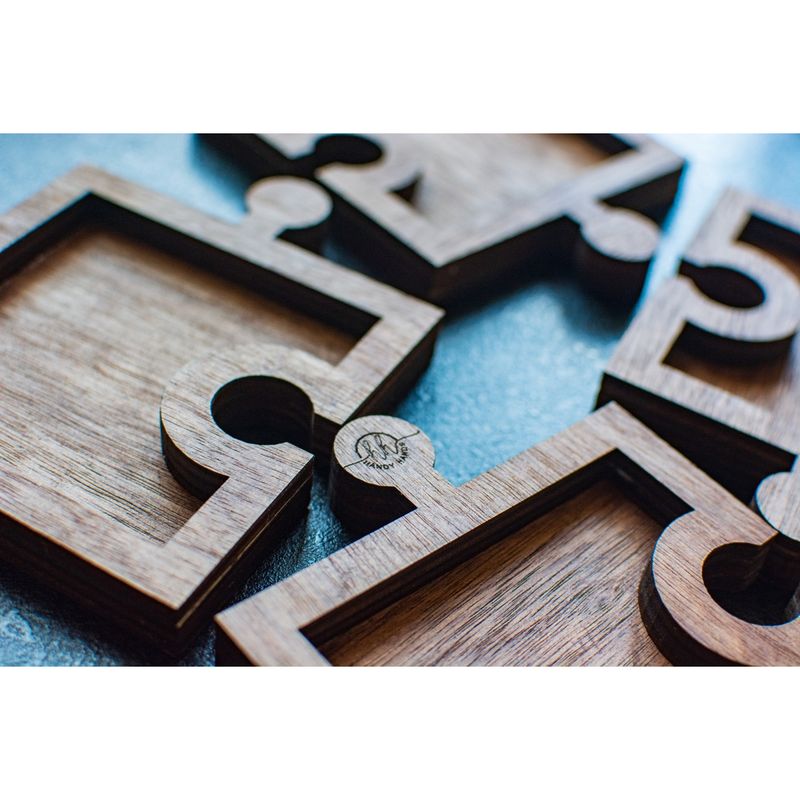 Casa si Gradina - Bucatarie si vesela - Vesela si tacamuri - Platouri de bucatarie - Platou de Servire Personalizabil din lemn Puzzle - 25 L x 25 H (cm) - Infinity.ro