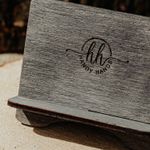 Carti si Birotica - Birotica - Accesorii de birou - Suporturi accesorii birou - Set 10 bucati Suport Carte de Vizita din lemn HH952 Personalizat 9.5x7.5 cm - Infinity.ro