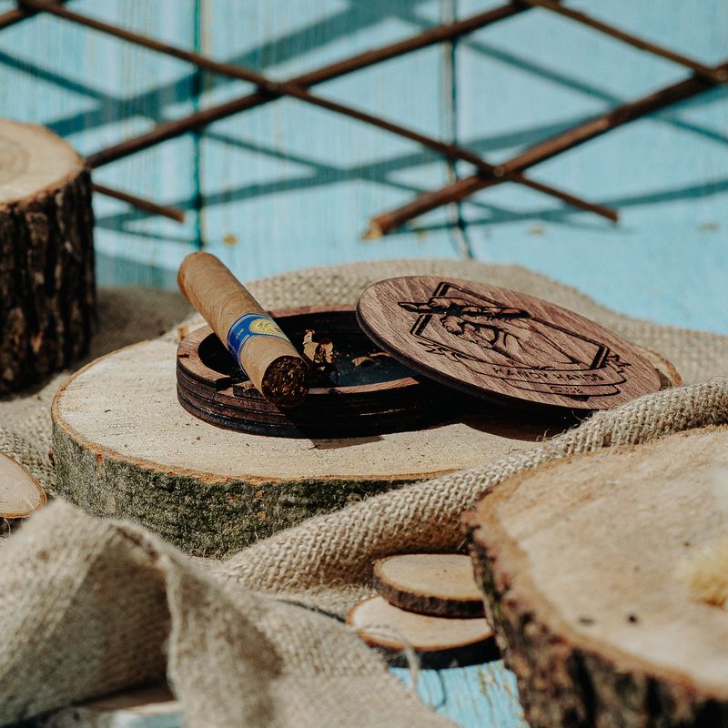 Casa si Gradina - Decoratiuni - Decoratiuni petrecere - Accesorii pentru petrecere - Scrumiera din lemn HH978 Personalizata 10 cm - Infinity.ro