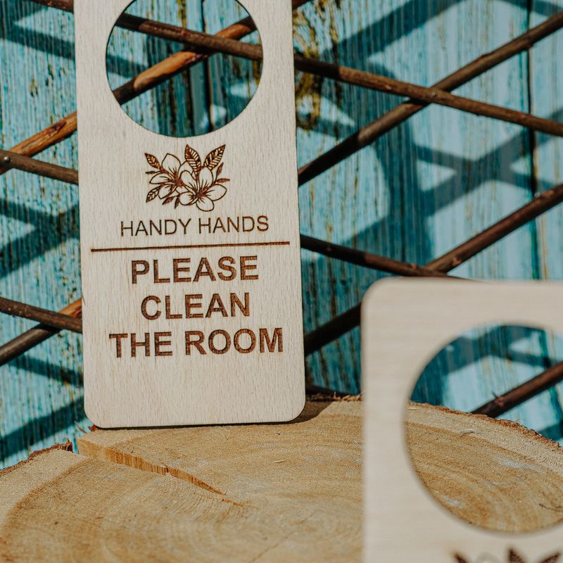 Casa si Gradina - Gradina si terasa - Garduri, panouri si accesorii - Set 2 Semne pentru Usa, din lemn HH973 Personalizat "Do Not Disturb", "Clean the Room" 9x19.5 cm - Infinity.ro