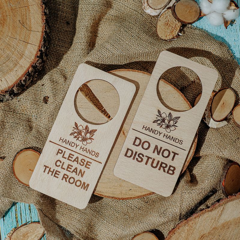 Casa si Gradina - Gradina si terasa - Garduri, panouri si accesorii - Set 2 Semne pentru Usa, din lemn HH973 Personalizat "Do Not Disturb", "Clean the Room" 9x19.5 cm - Infinity.ro