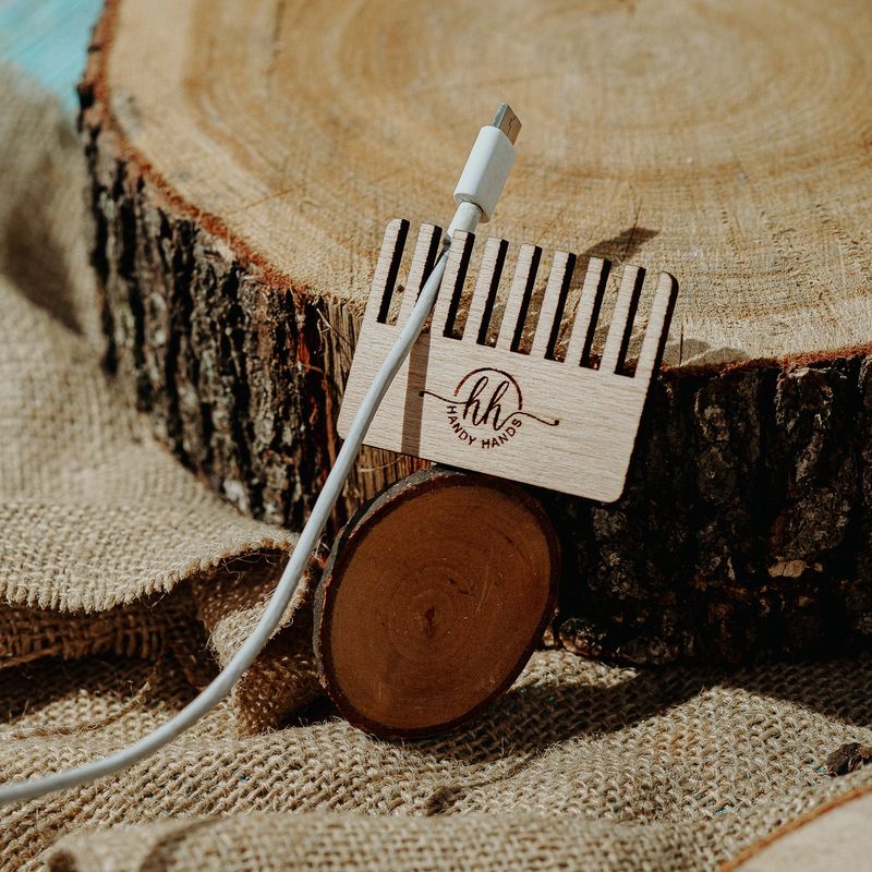 Ingrijire personala si Cosmetice - Ingrijire personala - Ingrijire par - Perii de par si piepteni - Set 10 bucati Organizator Multifunctional din lemn pentru Cablu HH9633 Personalizat 6x4.5 cm - Infinity.ro