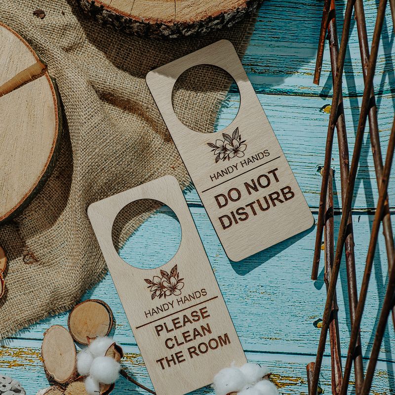 Casa si Gradina - Gradina si terasa - Garduri, panouri si accesorii - Set 2 Semne pentru Usa, din lemn HH973 Personalizat "Do Not Disturb", "Clean the Room" 9x19.5 cm - Infinity.ro