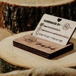Carti si Birotica - Birotica - Accesorii de birou - Suporturi accesorii birou - Suport Carte de Vizita din lemn HH951 Personalizat 10.3x6.5 cm - Infinity.ro