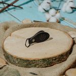 Fashion, accesorii si bijuterii - Barbati - Accesorii barbati - Alte accesorii barbati - Breloc Premium din Piele HH950 Personalizat Model Rotund 7x3 cm - Infinity.ro