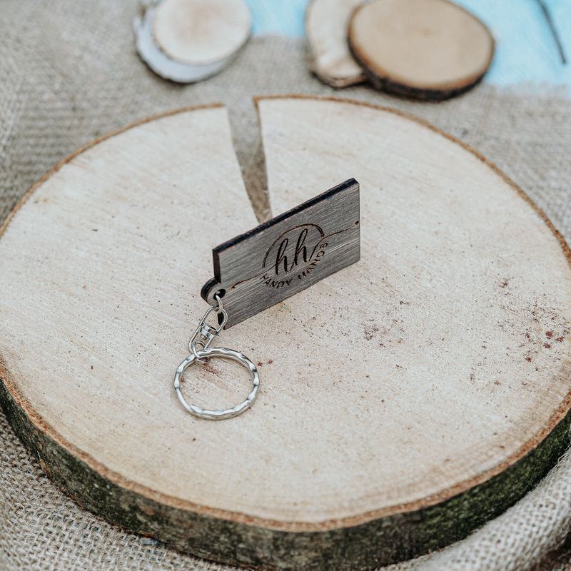 Fashion, accesorii si bijuterii - Barbati - Accesorii barbati - Alte accesorii barbati - Set 10 bucati Breloc din lemn HH944 Personalizat Model Dreptunghiular 6x3.7 cm - Infinity.ro