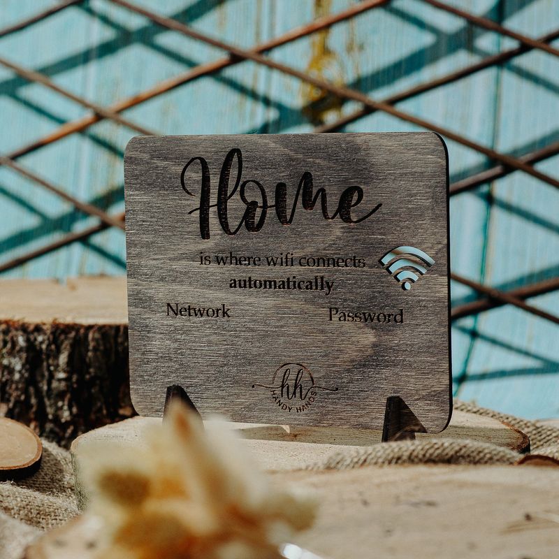 Casa si Gradina - Decoratiuni - Decoratiuni perete - Semn de Conexiune Wifi din lemn HH980 Personalizat 16x13 cm - Infinity.ro