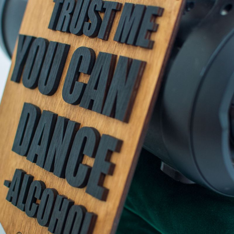 Casa si Gradina - Decoratiuni - Decoratiuni petrecere - Accesorii pentru petrecere - Decor Personalizat din lemn HH627 Petrecere catre Ringul de Dans - Alb, 36 L x 37 H (cm) - Infinity.ro