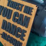 Casa si Gradina - Decoratiuni - Decoratiuni petrecere - Accesorii pentru petrecere - Decor Personalizat din lemn HH627 Petrecere catre Ringul de Dans - Alb, 36 L x 37 H (cm) - Infinity.ro