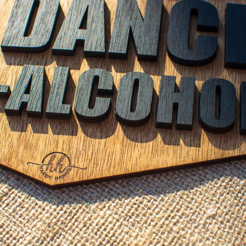 Casa si Gradina - Decoratiuni - Decoratiuni petrecere - Accesorii pentru petrecere - Decor Personalizat din lemn HH627 Petrecere catre Ringul de Dans - Alb, 36 L x 37 H (cm) - Infinity.ro