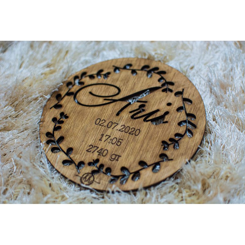 Casa si Gradina - Decoratiuni - Obiecte decorative - Decoratiuni camera copilului - Decor Personalizabil, HandyHands, cu Detaliile Nasterii personalizat din lemn - 15 L x 15 H (cm) - Infinity.ro